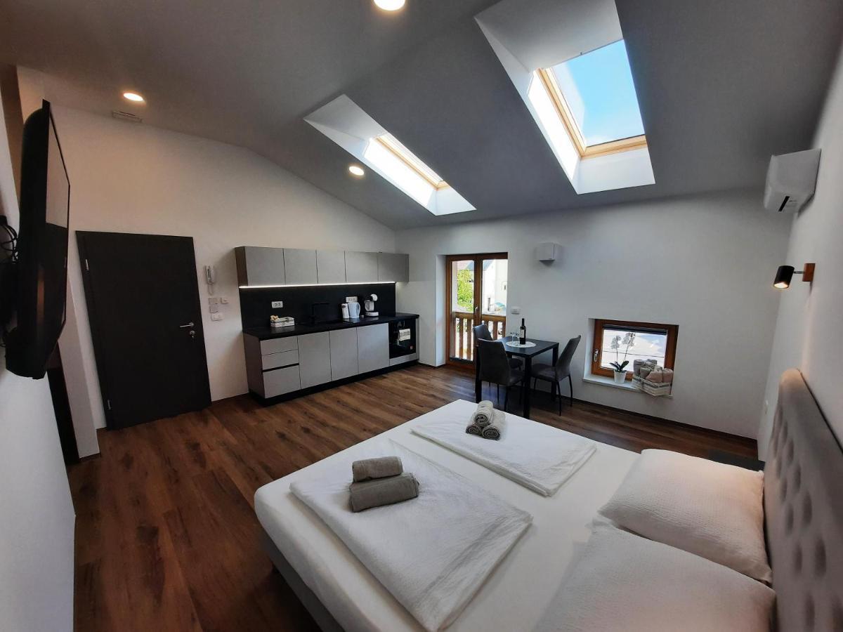 Apartments Hlapi With Spa Kobarid Bagian luar foto
